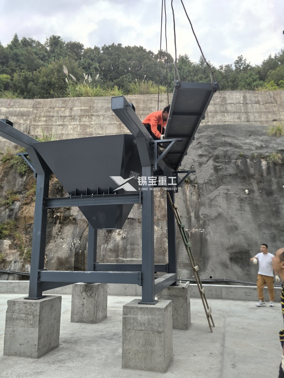 四川省巴中市瀝青再生料破碎篩分設備現場1